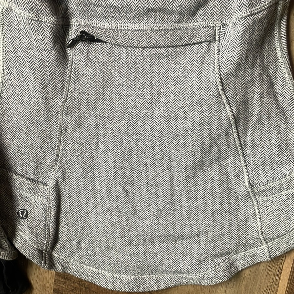 Lululemon Jacket - Picture 6 of 8